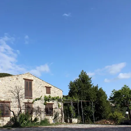 Santa Venera Farm stay